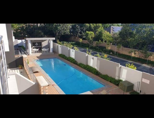 2 BEDROOM APARTMENT FOR SALE IN BRYANSTON